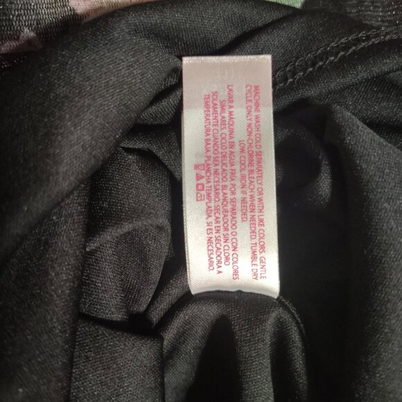 New 2-piece No boundaries black floral sheer lined top with metallic shimmer(XS) - Picture 8 of 9